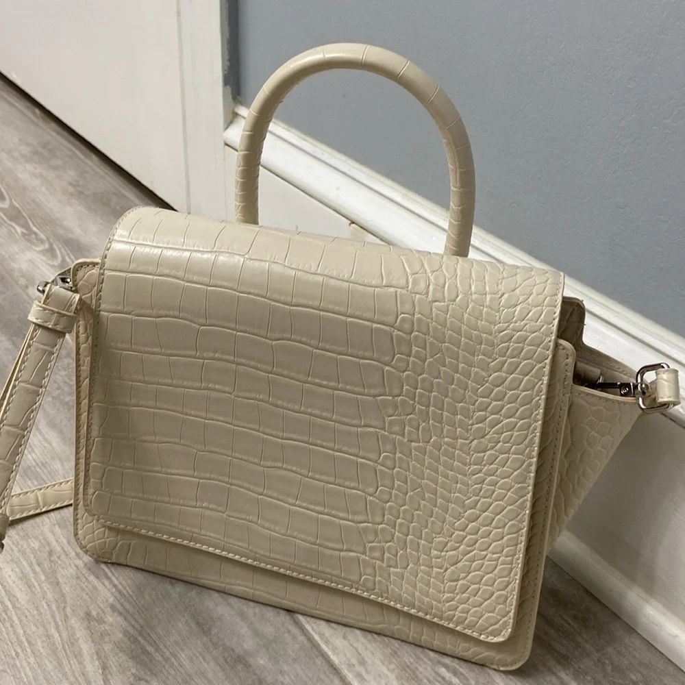 A New Day Vegan pebbled leather purse, like new - Picture 8 of 11